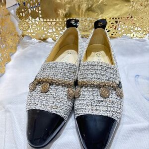 CHANEL Tweed and Black Flats with Gold Chain